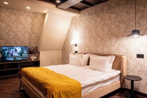 Desk, laptop workspace, free WiFi - Ruelle Château Boutique (Sinaia)