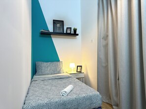 Economy Single Room, Balcony, City View | Iron/ironing board, free WiFi - Cityview Partition Room in Tecom  (Dubai)