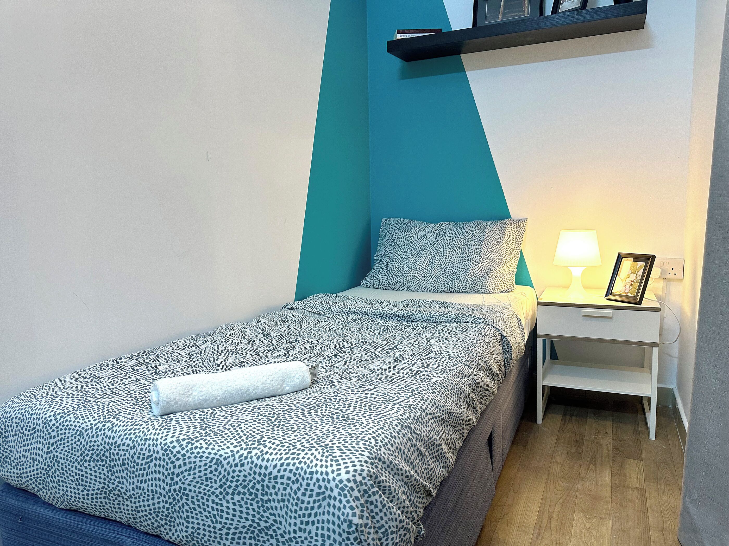 Kamar Single Ekonomi, balkon, pemandangan kota | Setrika/meja setrika dan Wi-Fi gratis
