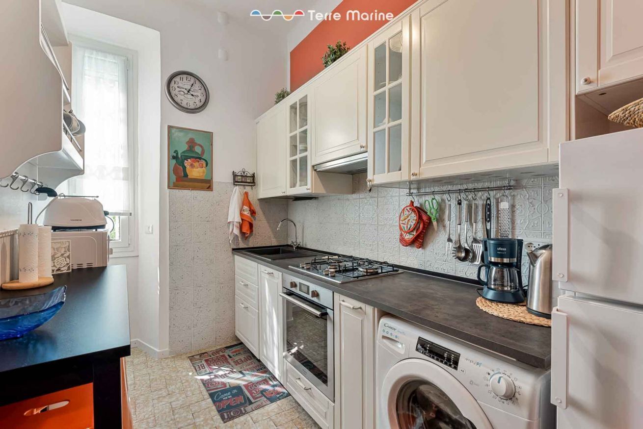 Kühlschrank, Mikrowelle, Geschirrspüler, Toaster