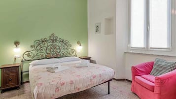 2 bedrooms, iron/ironing board