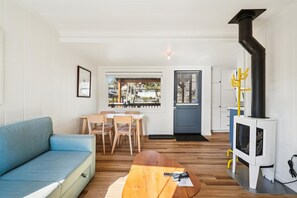 Smart TV, fireplace - Odyssey - Pet Friendly with Hot Tub! (Tolovana Park)
