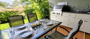 Outdoor dining - Comfortable, private & luxurious 2 bedroom Mauna Lani townhome (Kamuela)