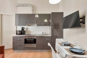 Fridge, microwave, toaster - Ca’Masà – Your perfect retreat in La Spezia!Welcome to Ca’Masà, a modern holiday home in the heart of La Spezia, in a strategic position: a few minutes walk from the train station, the best restaurants and all the main services of the city.Perfec (La Spezia)