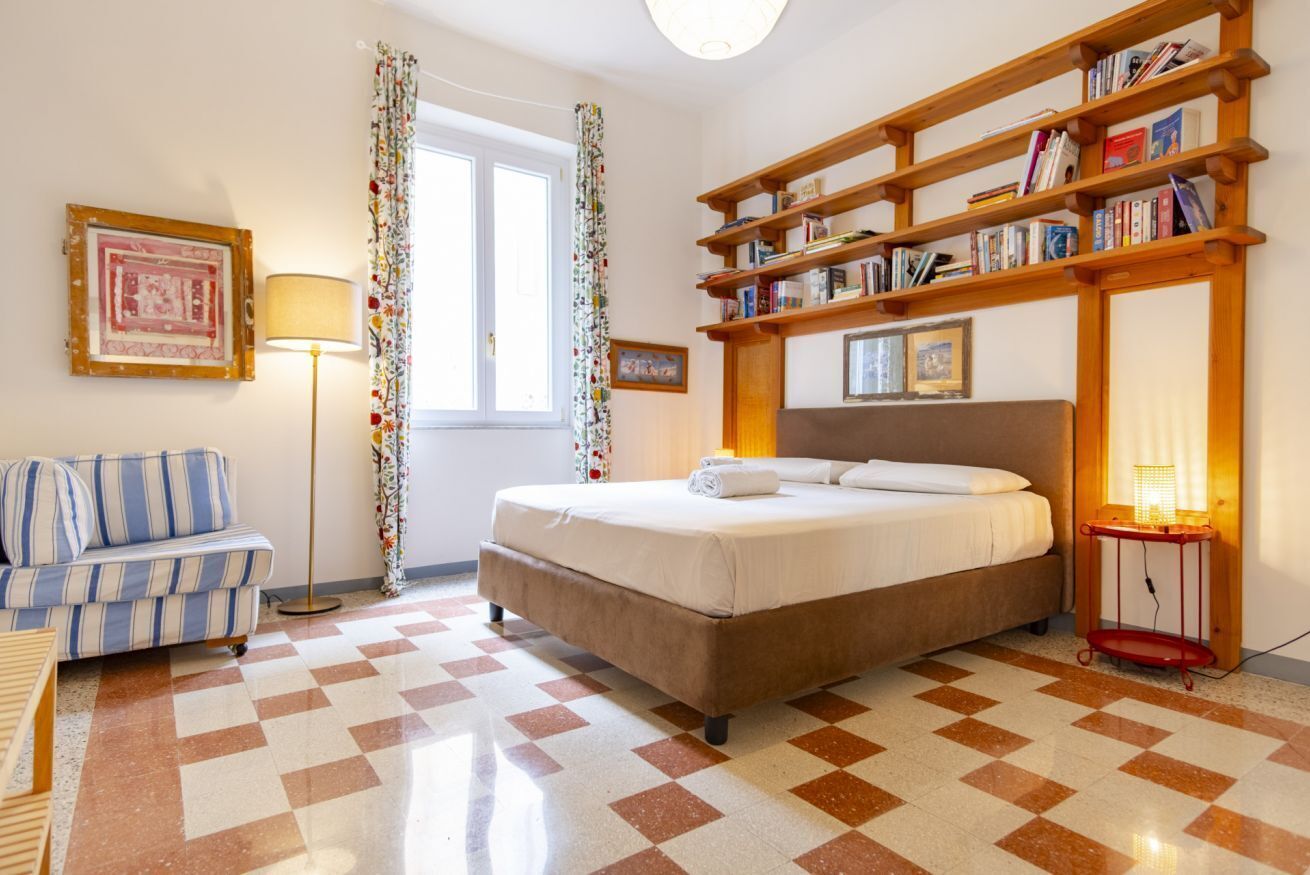 2 bedrooms, desk, iron/ironing board, travel crib