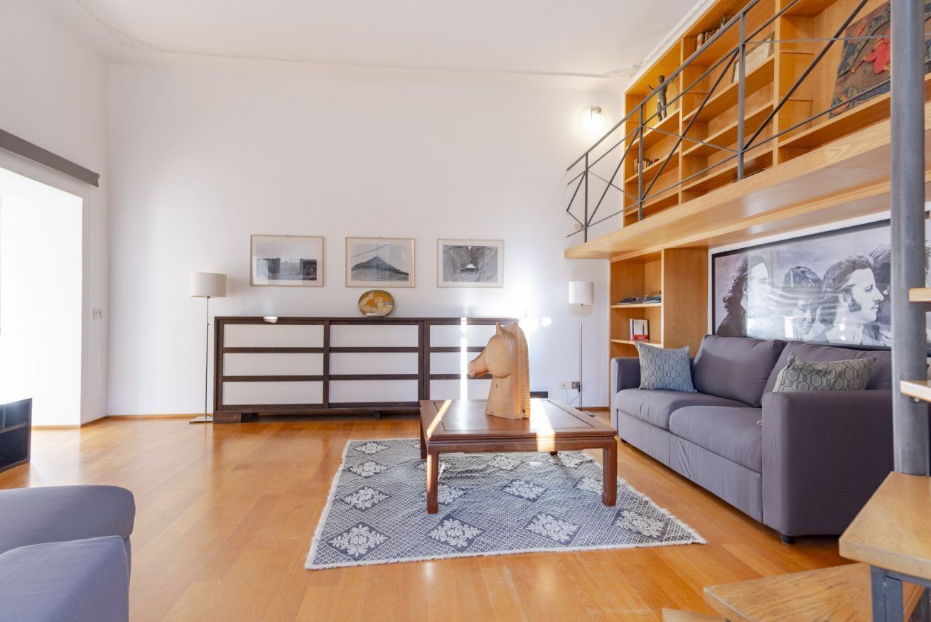 Smart-TV, Bücher, Musikbibliothek, Videothek