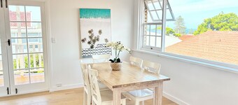 *New Collaroy 3 B/R Northern Beaches Spacious & Renovated Beach Getaway Collaroy