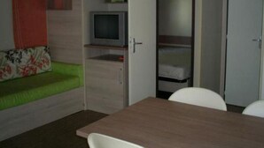 2 bedrooms, free WiFi - Mobile home in Hyères with terrace - 2 bedrooms (Hyères)