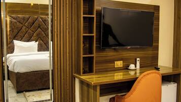 Deluxe tweepersoonskamer, 1 tweepersoonsbed, niet-roken, airconditioning | Dineren op de kamer