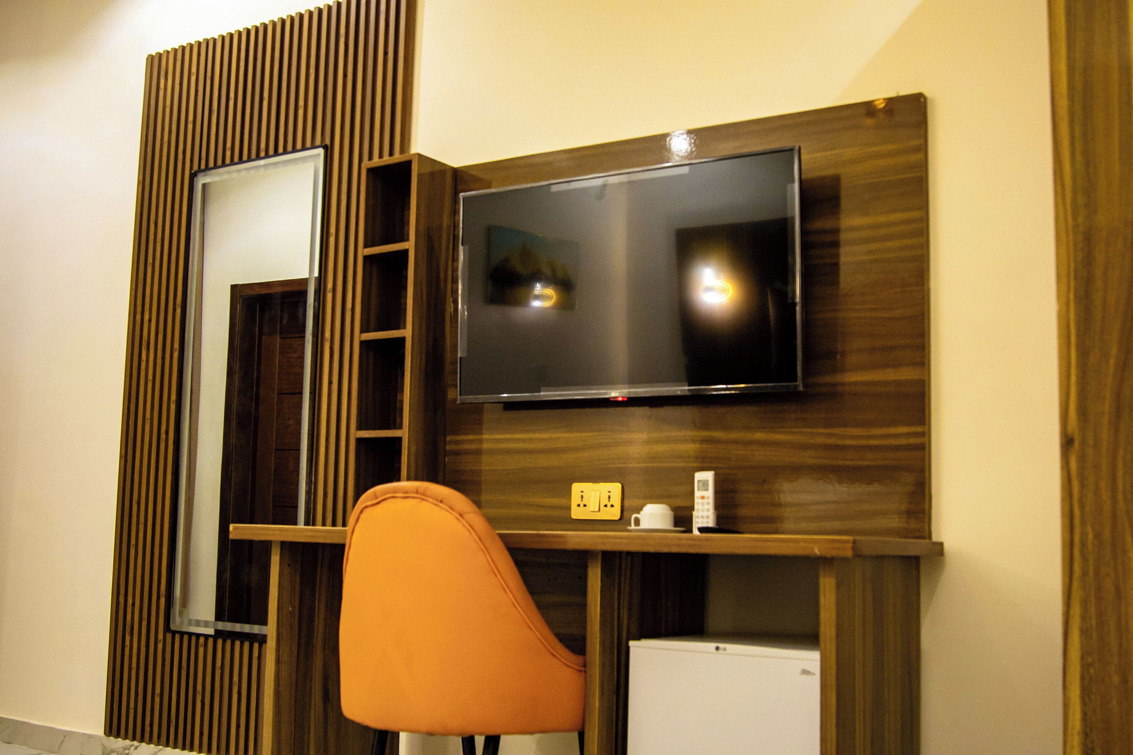 Ruokailu omassa huoneessa