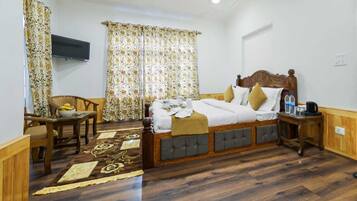 Free WiFi, bed sheets