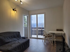 TV - Renovated Studio 34m², balcony, fiber, 300m from slopes, 4 pers (Pra-Loup)
