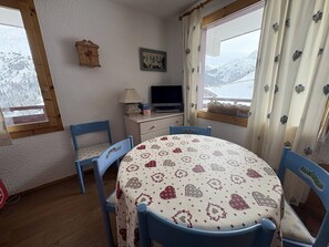 Dining - 2-room apartment near slopes in Méribel (Méribel)