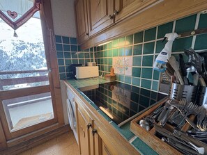 Fridge, microwave, oven, dishwasher - 2-room apartment near slopes in Méribel (Méribel)