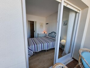 1 bedroom, free WiFi - Cozy apartment in L'Escala with terrace near the beach (L'Escala)