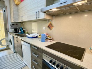Fridge, microwave, oven, stovetop - Ground Floor Apartment with Terrace, Parking & Pool (Miami Playa)
