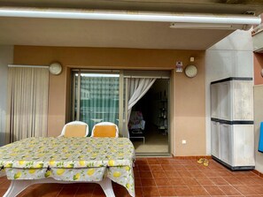 Terrace/patio - Ground Floor Apartment with Terrace, Parking & Pool (Miami Playa)