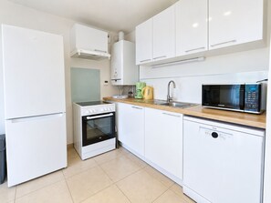 Private kitchen - New apartment for 8, near center, Les Rousses (Les Rousses)