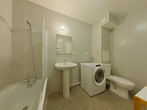 Hair dryer - New apartment for 8, near center, Les Rousses (Les Rousses)