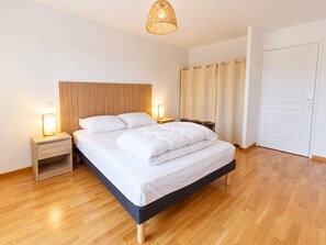 Room - New apartment for 8, near center, Les Rousses (Les Rousses)