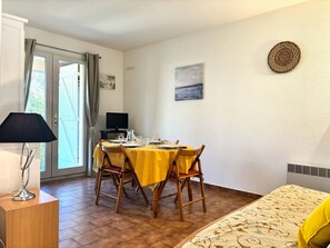 Dining - Hyères T3 Garden, 4 Pers., Parking, Near Beaches (Hyères)