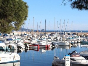 Marina - 2-room apartment with terrace and parking, La Londe-les-Maures (La Londe-les-Maures)