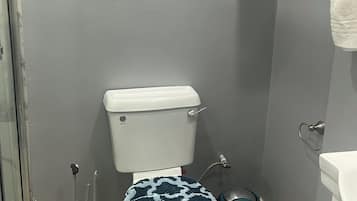 Handdukar, tvål och toalettpapper