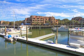 Marina - 7813 Centre Court: Palmetto Dunes Villa. 2 bed, 2 bath, sleeps 8 (Hilton Head Island)