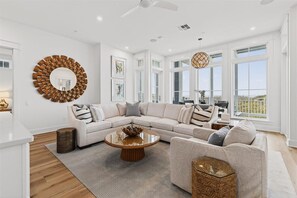 Smart TV, fireplace, DVD player, books - Casa de Playa – Gulf-Front Luxury Estate with Sweeping Views (Port Aransas)