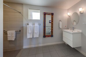 Shower, hair dryer, towels - New Listing! The Entrada | Peaceful Moab Stay | Walk to Dining & Trails (Moab)