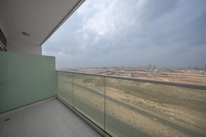 House - Stayshort - Cozy Studio That Sleeps 2 in Damac Hills (Dubai)