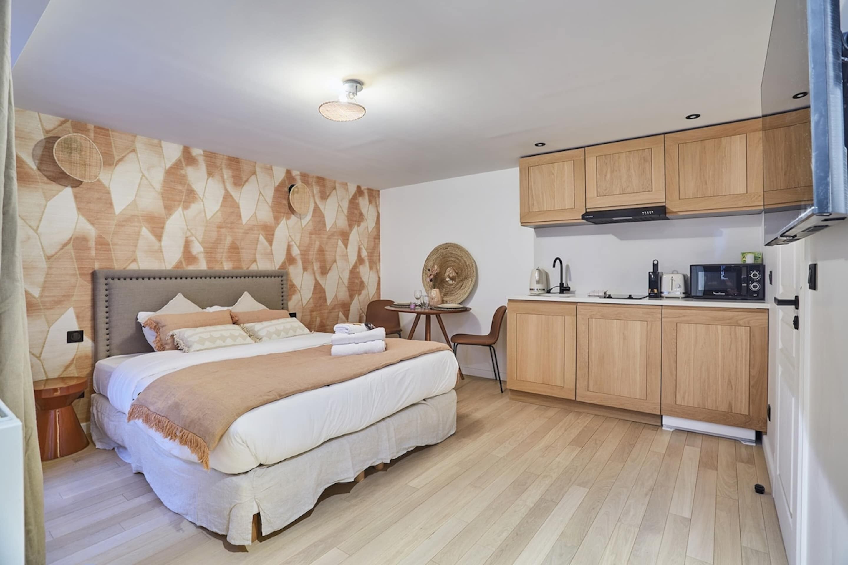 1 bedroom, laptop workspace, iron/ironing board, bed sheets