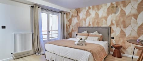 Apartment | 1 bedroom, laptop workspace, iron/ironing board, bed sheets