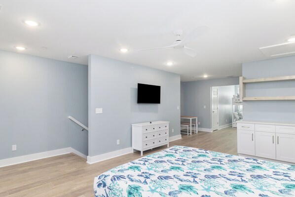 Room - Beachfront Oasis- Brand New Gulf Front Town-home! (St Joe Beach)