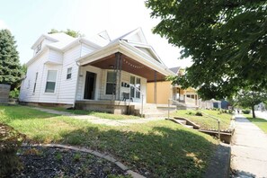 Exterior - Downtown 1BR Stay | Walk to Cafes & Parks (Indianapolis)