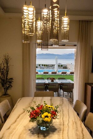 Villa | 4 bedrooms, Internet - Seafront Villa Ciel With Private Pool in Nafpaktos (Nafpaktos)