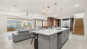 House | 9 bedrooms, Internet - Upstay Solara Resort Villa Pool Cinema Games (Kissimmee)