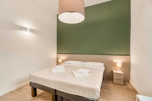 Iron/ironing board - The Suite Cavour Green – Modern Holiday Home in the Heart of La SpeziaDiscover The Suite Cavour Green, a refined, modern, and welcoming holiday home located in the very center of La Spezia. Ideal for couples, families, or small groups, the apartment ca (La Spezia)