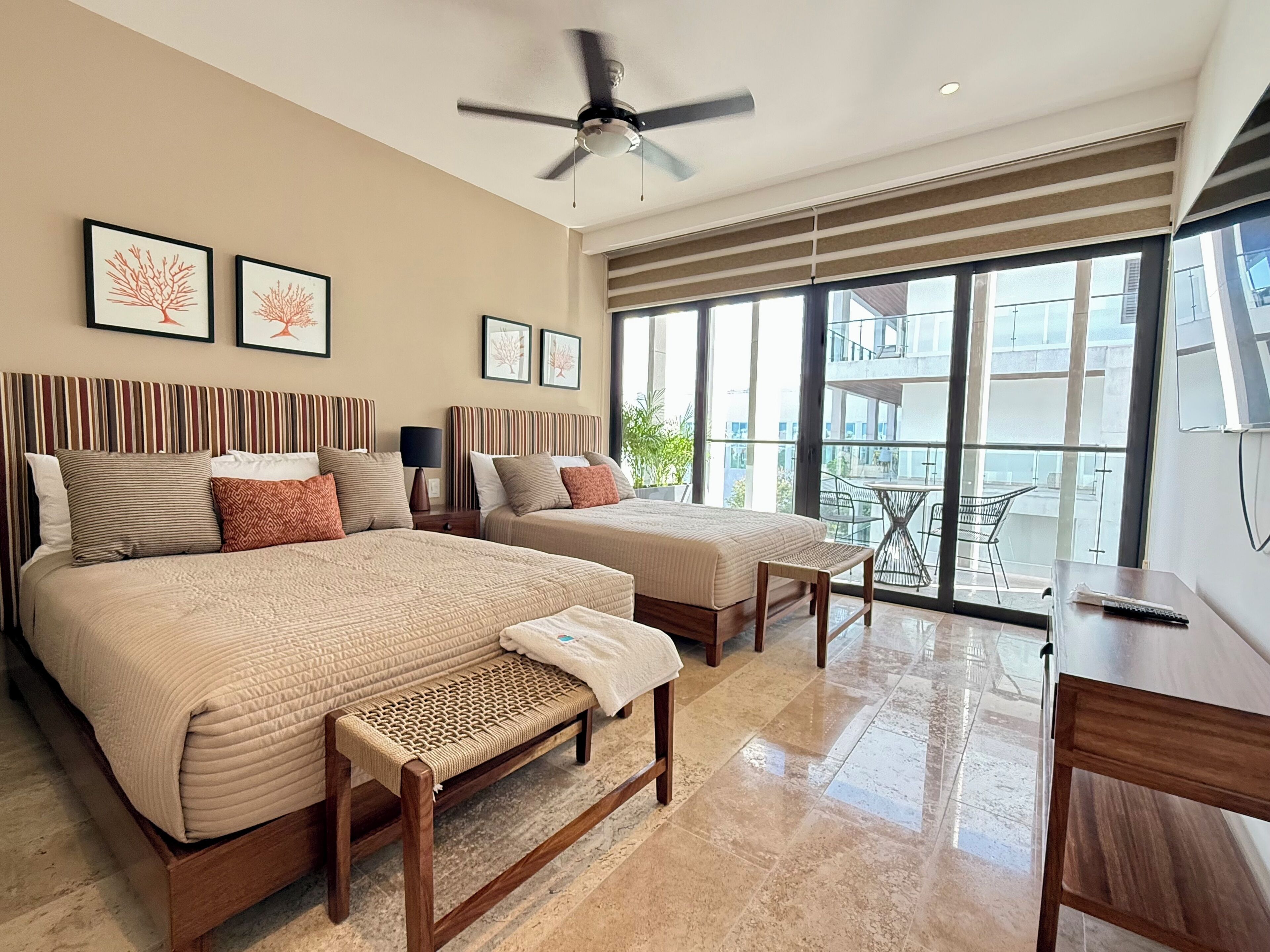 Apartamento Deluxe, vistas al jardín | Caja fuerte, tabla de planchar con plancha, wifi gratis