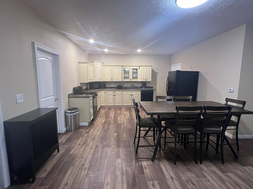 Rathbun Lake, 1.5 miles from the Lake, 2-bdrm, 2 bath sleeps 7 in Rathbun, Iowa