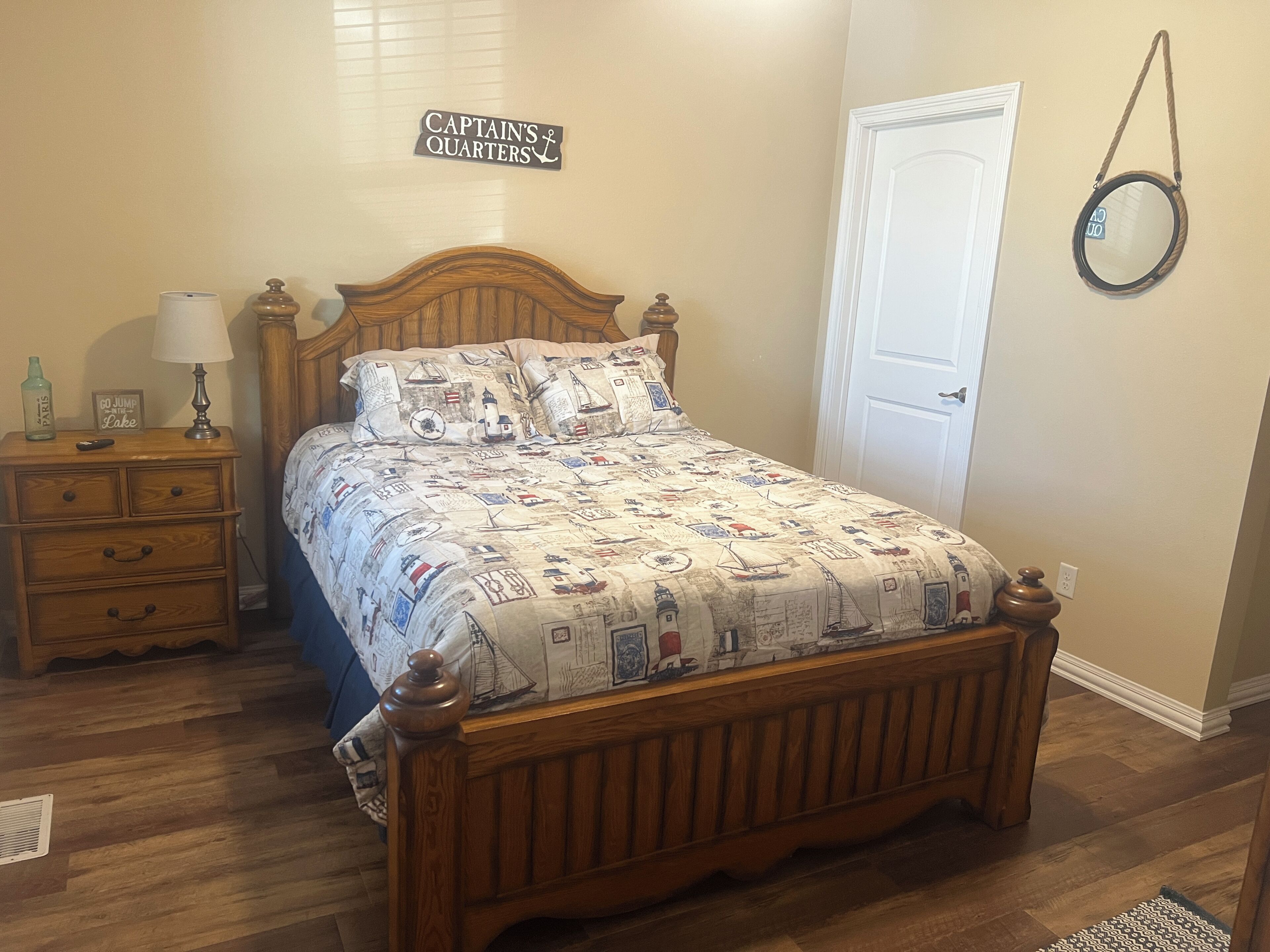 2 bedrooms, travel crib, free WiFi, bed sheets