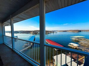 Property grounds - Sunshine&Shoreline-LakefrontDog Days Condo 3BD/2BA (Osage Beach)