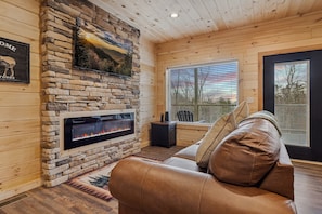 House, 3 Bedrooms | Living area | Smart TV - Rivers Retreat 3 Bedroom Home (Sevierville)