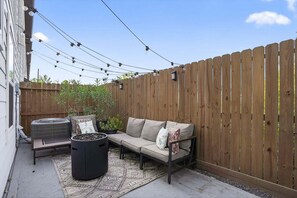 Townhome, 3 Bedrooms | Terrace/patio - Bright 3br Houston Retreat Near Heights & Galleria 3 Bedroom Townhouse (Houston)