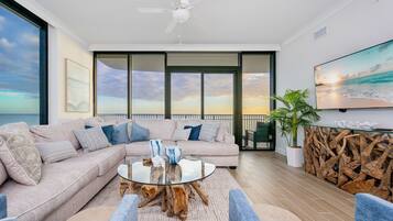 Appart'hôtel, 4 chambres | Coin séjour