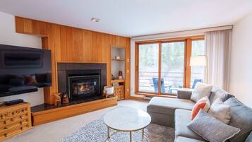 Condo, 1 Bedroom | Living area | Smart TV