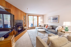Living area - 503 Ski Run 1 Bedroom Condo (Keystone)