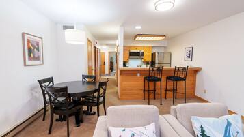Condo, 1 Bedroom | Interior