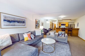 Living area - 503 Ski Run 1 Bedroom Condo (Keystone)