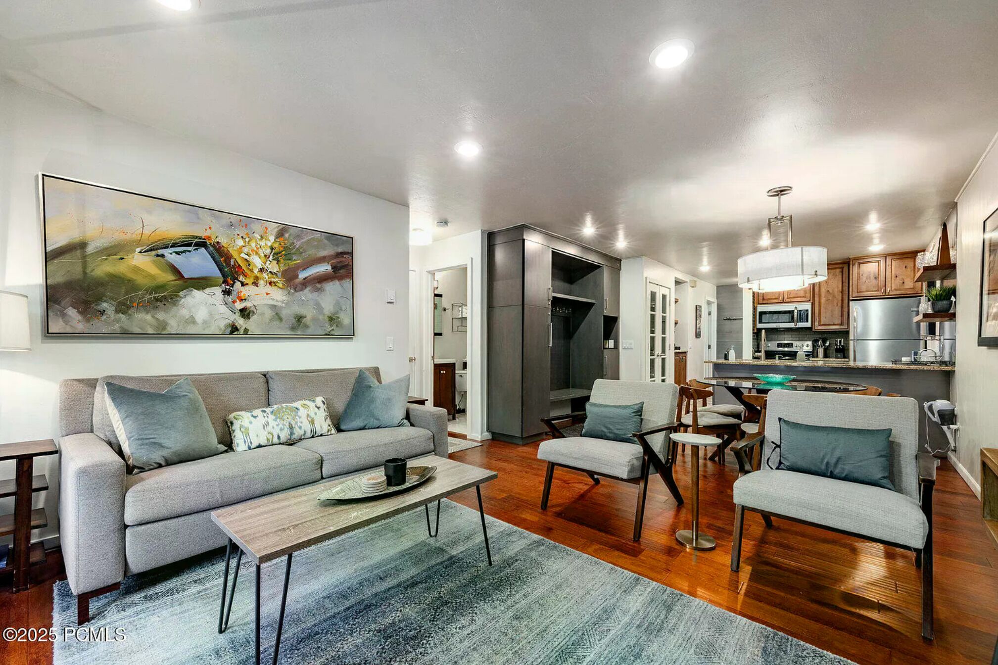 Televisión y chimenea 